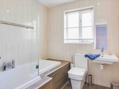 6 Bed Detached House, Wayside Bungalows, CM17
