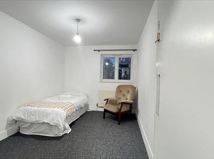 1 Bed Flat, Conway Road, LU4