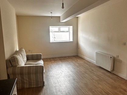 2 Bed Flat, High Street, BA3