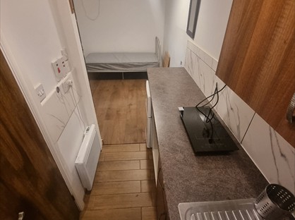 Studio Flat, Burlington House, N17