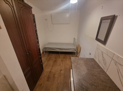 Studio Flat, Burlington House, N17