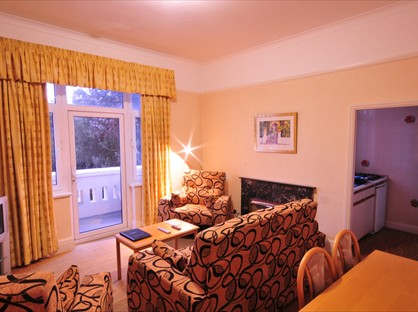 2 Bed Flat, Douglas Avenue, EX8