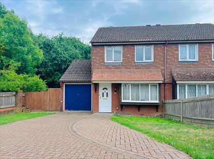3 Bed Semi-Detached House, Mey Close, RG31
