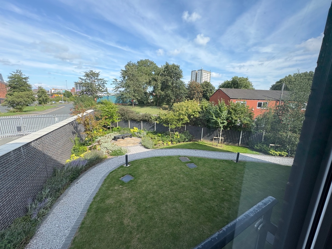 2 Bed Flat, West End Court, LS11 photo 2