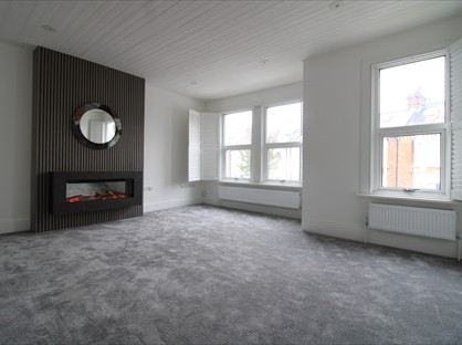 2 Bed Maisonette, Leathwaite Road, SW11