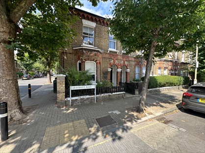 2 Bed Flat, Grayshott Road, SW11