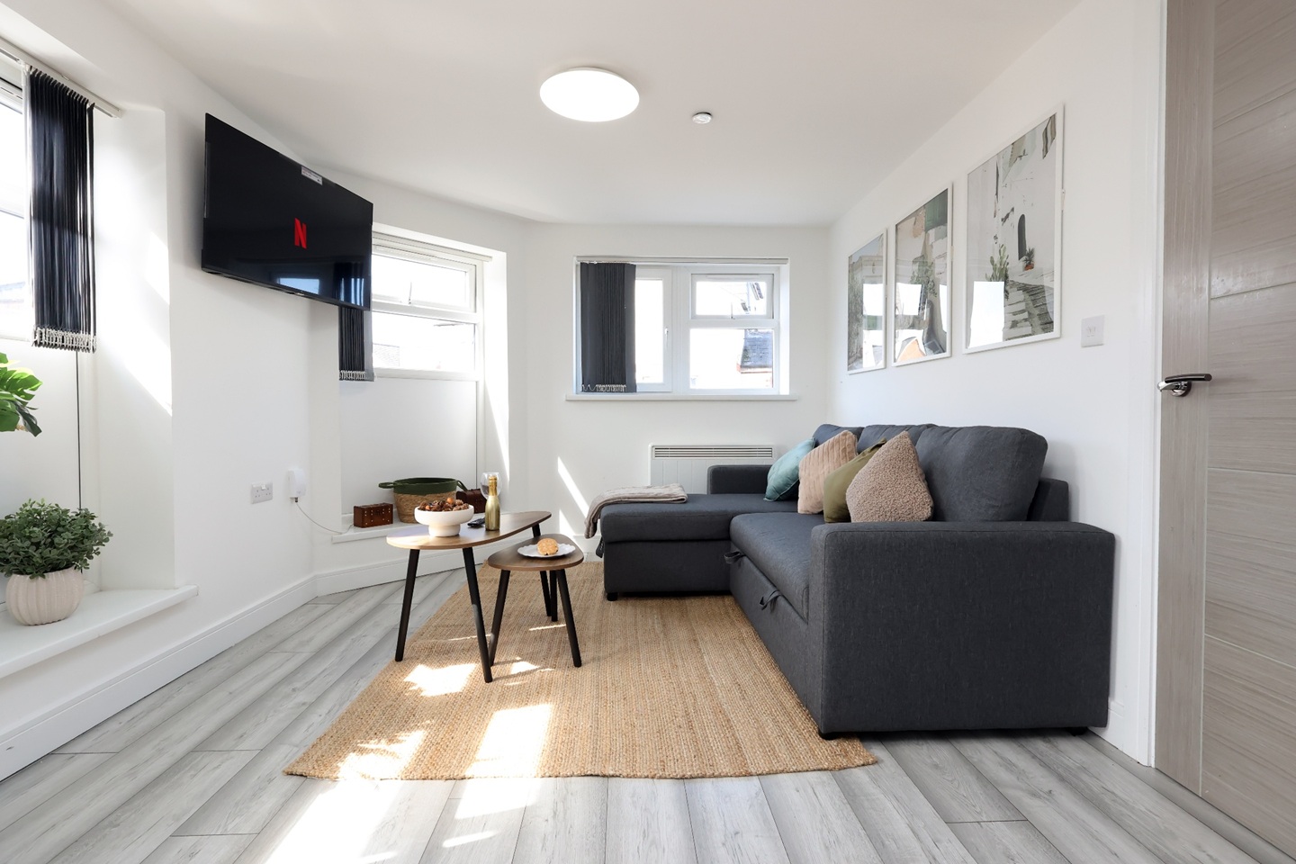 Additional image 2 of 2 Bed Flat, Broadway, CF24, N1 7GU