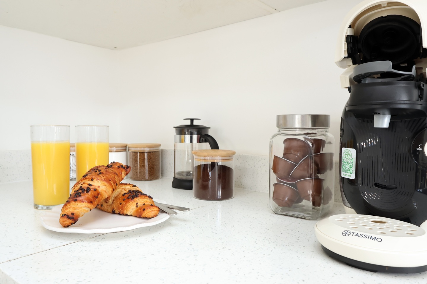 Additional image 5 of 2 Bed Flat, Broadway, CF24, N1 7GU