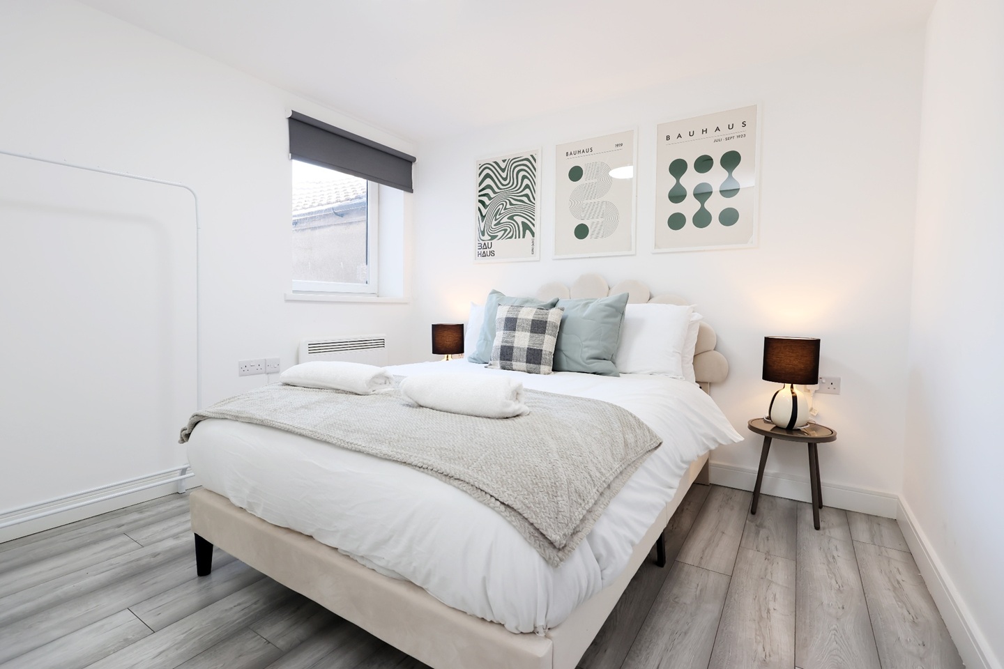 2 Bed Flat, Broadway, CF24, N1 7GU