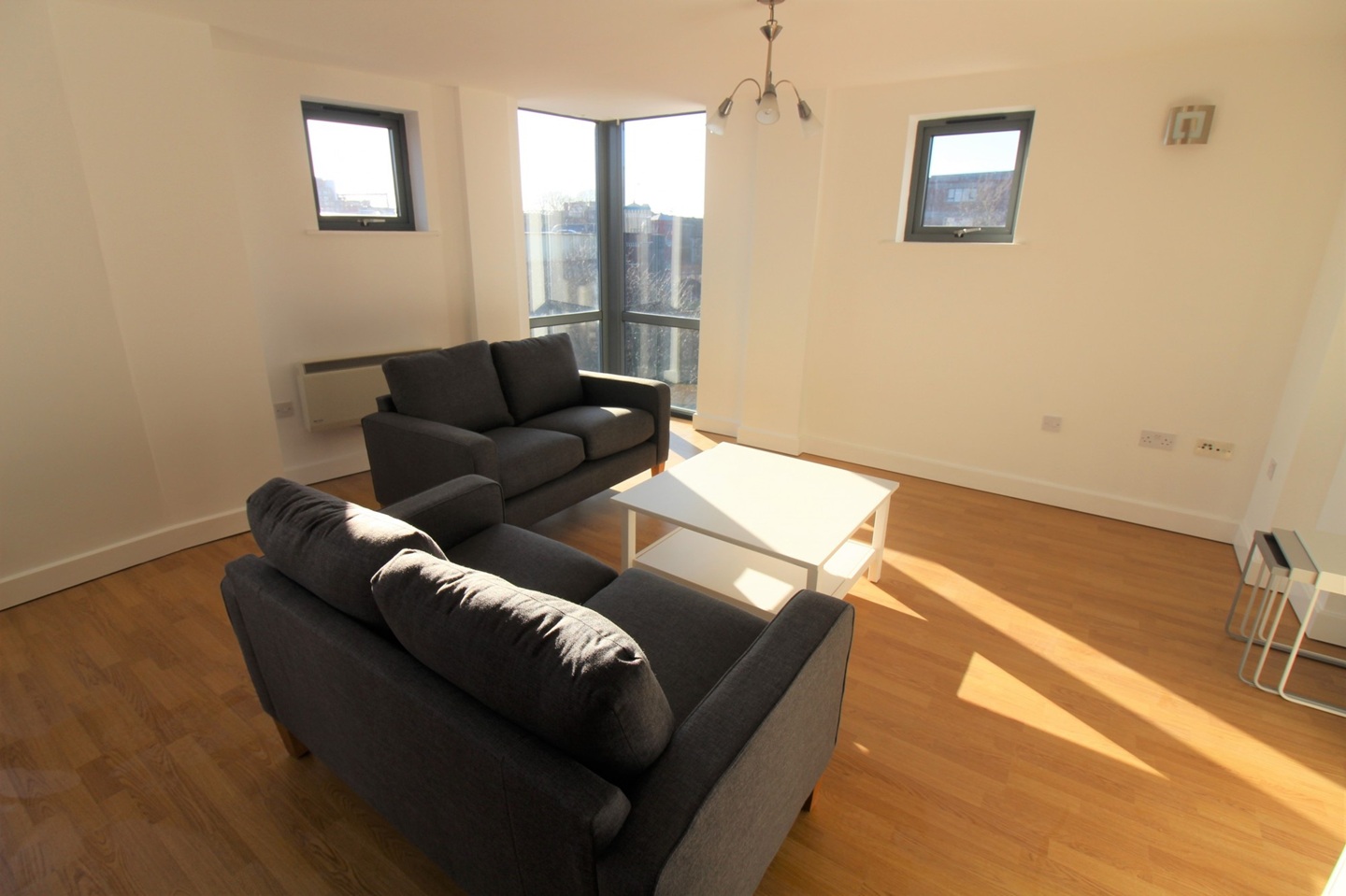 2 Bed Flat, Collier Street, M3 photo 3