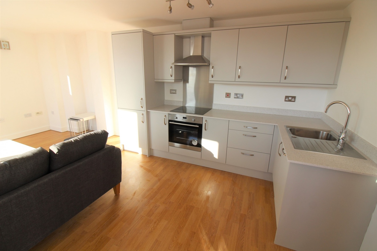 2 Bed Flat, Collier Street, M3 photo 4