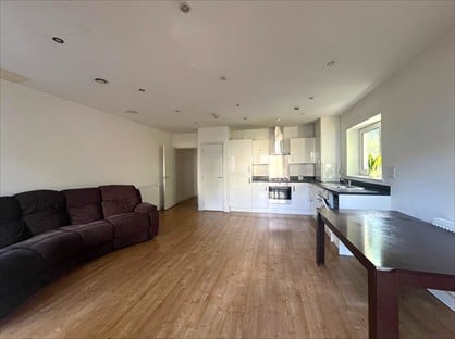 2 Bed Flat, Passingham House, TW5