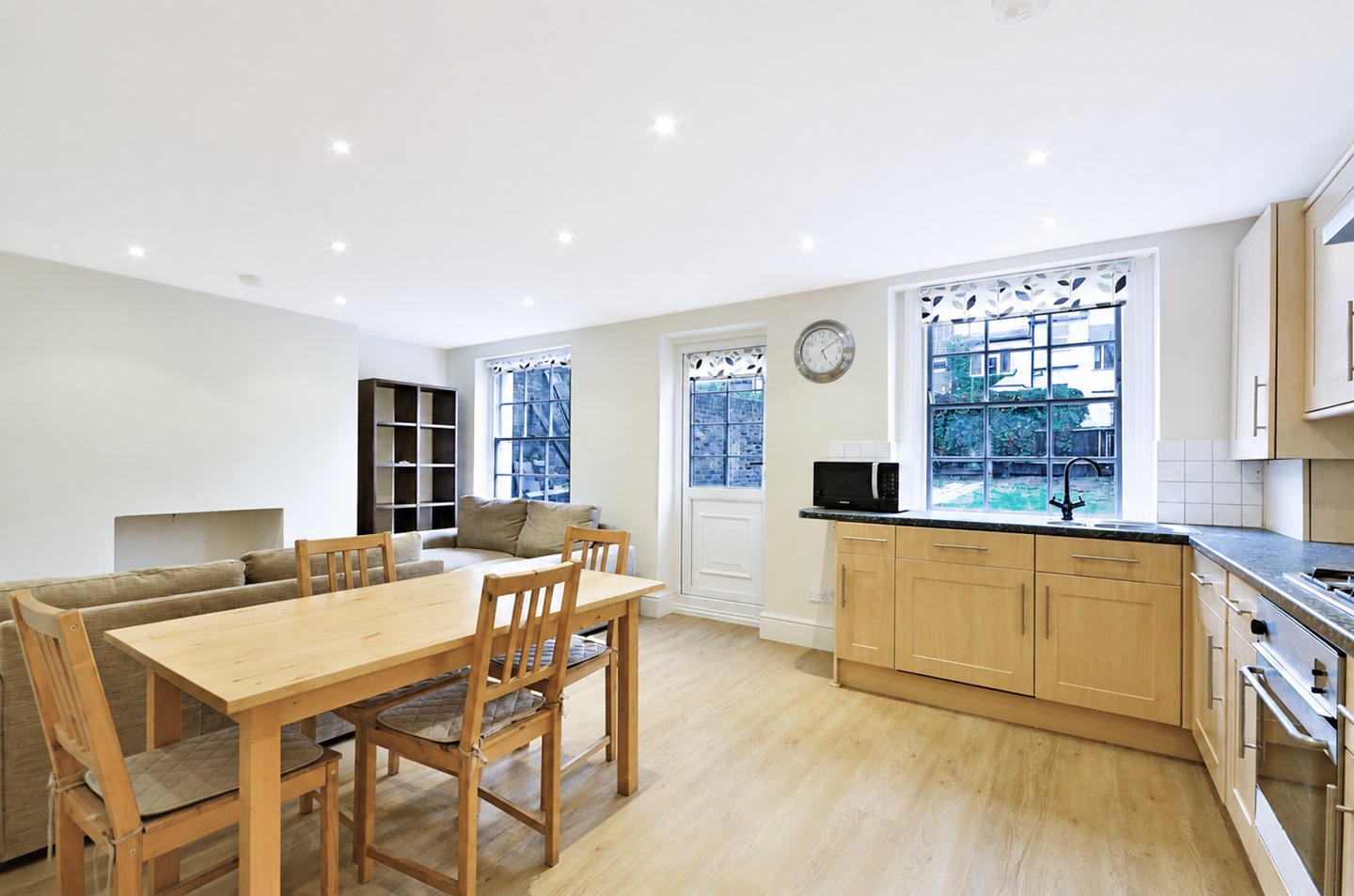 3 Bed Flat, Tollington Road, N7 photo 2
