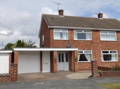 3 Bed Semi-Detached House, Yarburgh Way, YO10