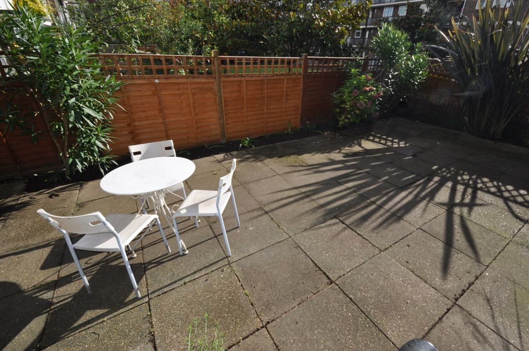 1 Bed Flat, Buxton Court, N1 photo 5