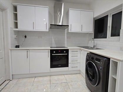 3 Bed Semi-Detached House, Granville Road, S2