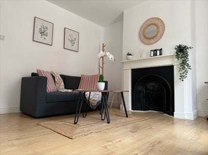 2 Bed Terraced House, Lodge Road, TN9