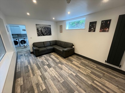 7 Bed End Terrace, Bryn Road, SA2