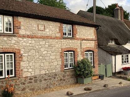 3 Bed Detached House, Oxford Street, SN8