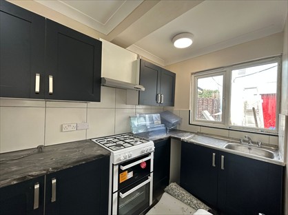 2 Bed Flat, Martindale Road, TW4