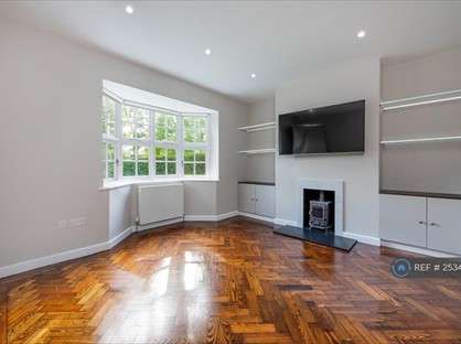 1 Bed Semi-Detached House, Midholm Close, NW11