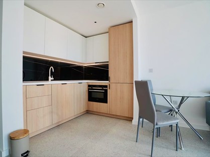 Studio Flat, Bouchon Point, E1