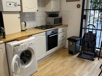 Room in a Shared House, Forest Road, E17