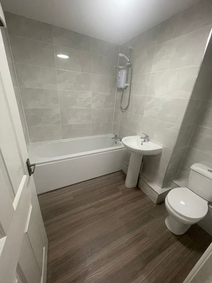 Additional image 7 of 2 Bed Flat, Fairhope Court, M6, N1 7GU