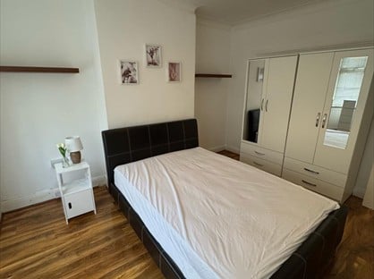 Room in a Shared House, Berne Road, CR7