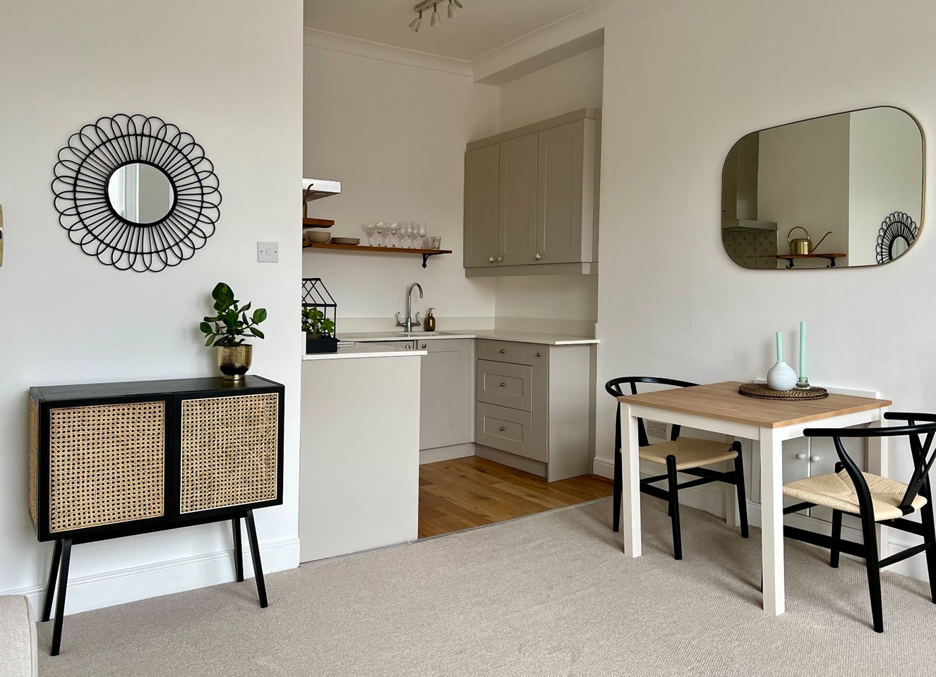 1 Bed Flat, Sutherland Avenue, W9 photo 5