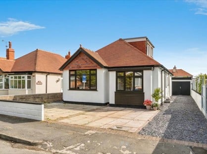 4 Bed Bungalow, Oldgate Road, LL19