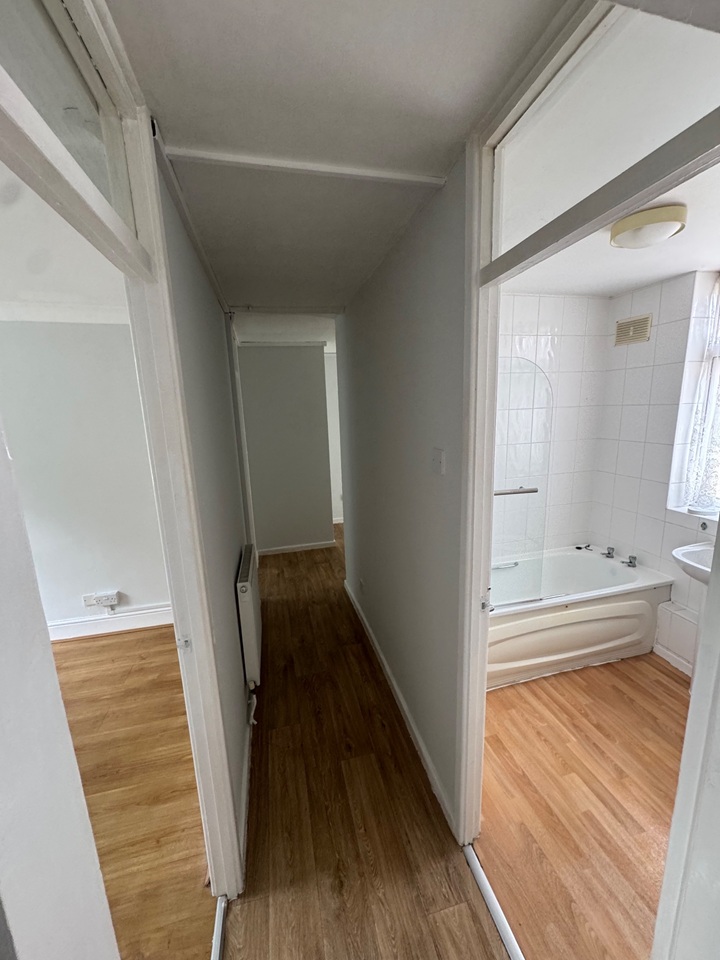 2 Bed Flat, Culworth Court, CV6 photo 2