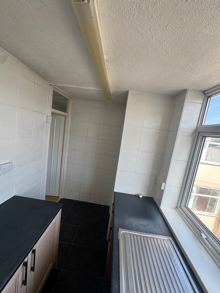 2 Bed Flat, Culworth Court, CV6 photo 3
