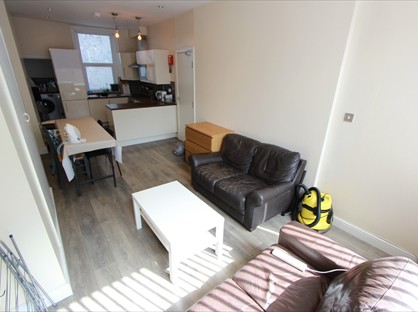 4 Bed Flat, Cleveland Street, W1T