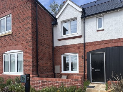 2 Bed Terraced House, Garrett Hall Gardens, M29