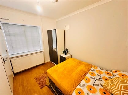 Room in a Shared House, Clare Road, TW19