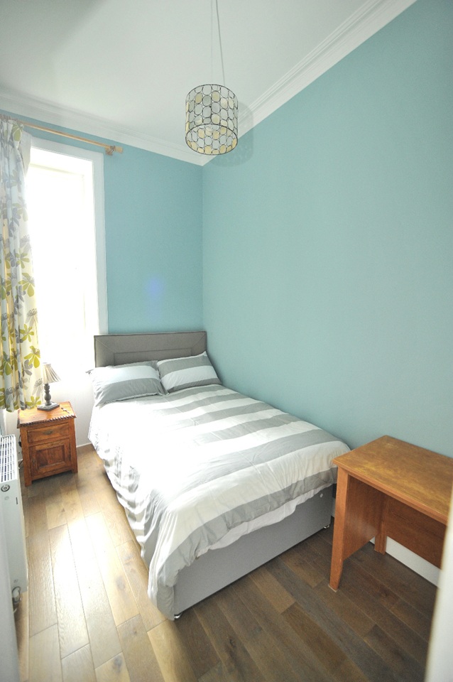 2 Bed Flat, Edinburgh, EH7 photo 2