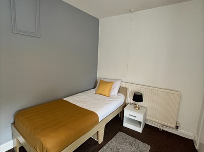 Room in a Shared House, Main Street, NG20