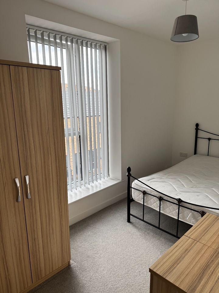 2 Bed Flat, Bird Close, B12 photo 2