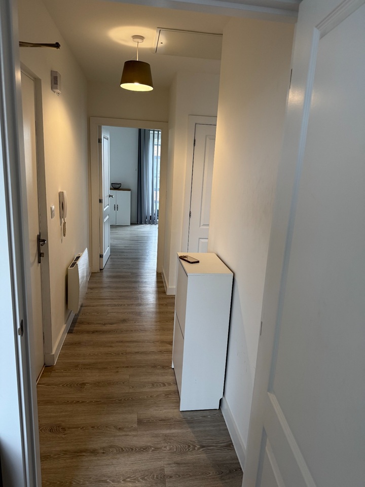 2 Bed Flat, Bird Close, B12 photo 3