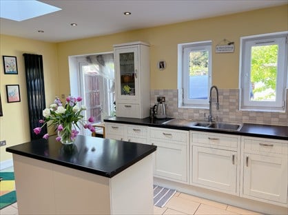 4 Bed Terraced House, Gantshill Crescent, IG2