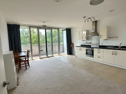 2 Bed Flat, Colonial Drive, W4