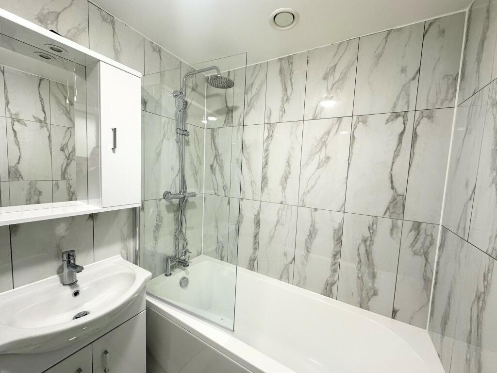 3 Bed Flat, Castle Edge, NG7 photo 2