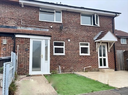 3 Bed Terraced House, Cadnam Way, BH8