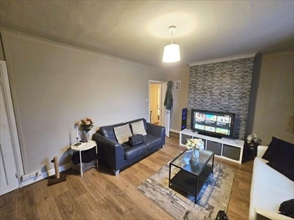 2 Bed Flat, Station Road, MK18