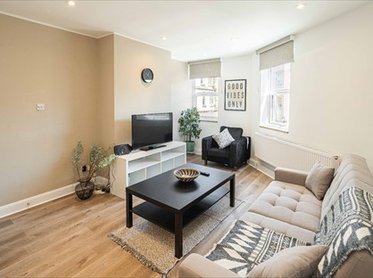 2 Bed Flat, Berwick Street, W1F