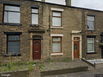 3 Bed Terraced House, Rochdale Road, OL16