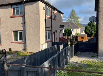2 Bed Flat, Calder Road, EH11