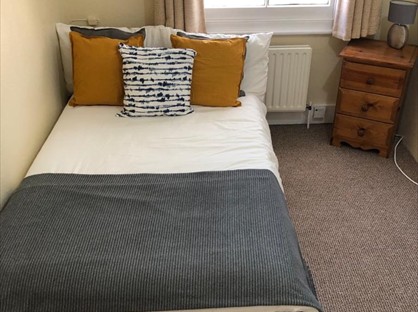 Room in a Shared House, Acre Road, KT2