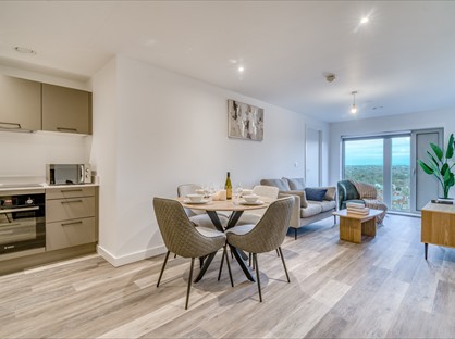 2 Bed Flat, Vicarage Grove, M30